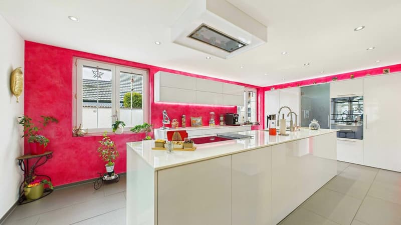 Maison familiale harmonieuse avec jardin, piscine et confort réfléchi (9)
