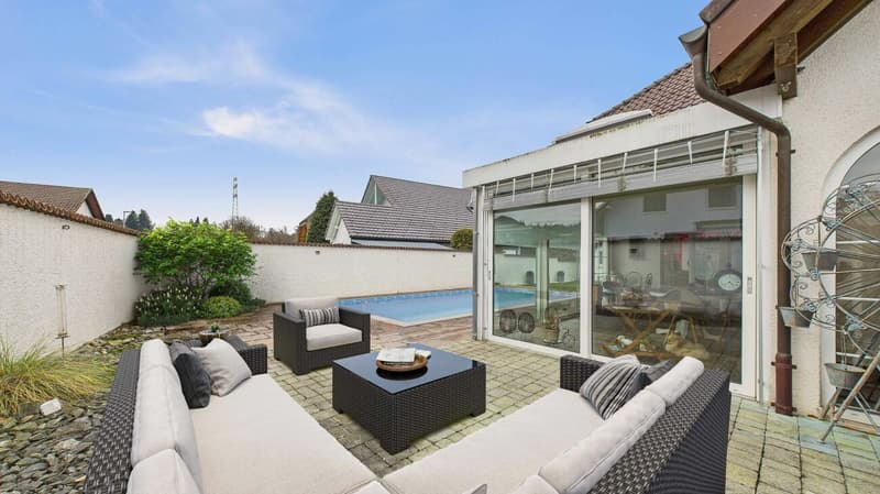 Maison familiale harmonieuse avec jardin, piscine et confort réfléchi (4)