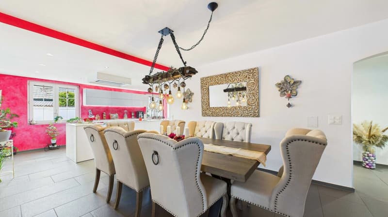 Maison familiale harmonieuse avec jardin, piscine et confort réfléchi (10)