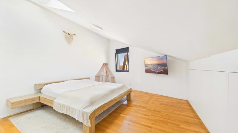 Komfort, Klasse und Charme: 5.5-Zimmer-Dach-Maisonette in Ottenbach (7)
