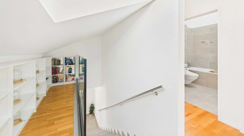 Komfort, Klasse und Charme: 5.5-Zimmer-Dach-Maisonette in Ottenbach (12)