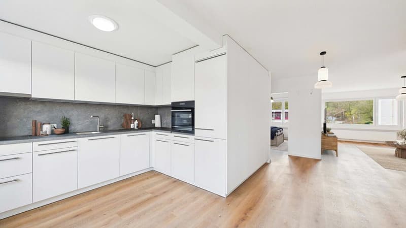 Stilvoll renovierte 4.5-Zimmer-Wohnung in bevorzugter Lage von Würenlos (3)