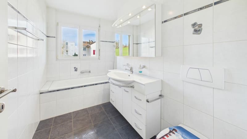 Helle 4.5-Zimmer-Wohnung mit beeindruckendem Berg- und Naturblick (10)