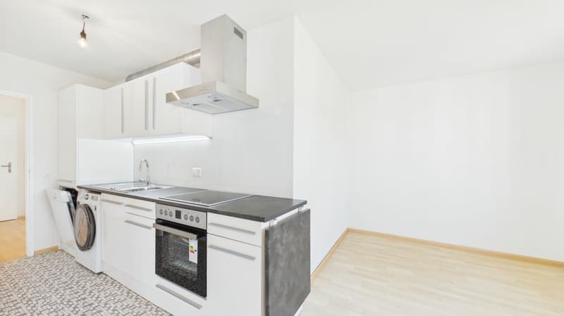 Helle 4-Zimmer-Wohnung an zentraler Lage in Wettingen (4)