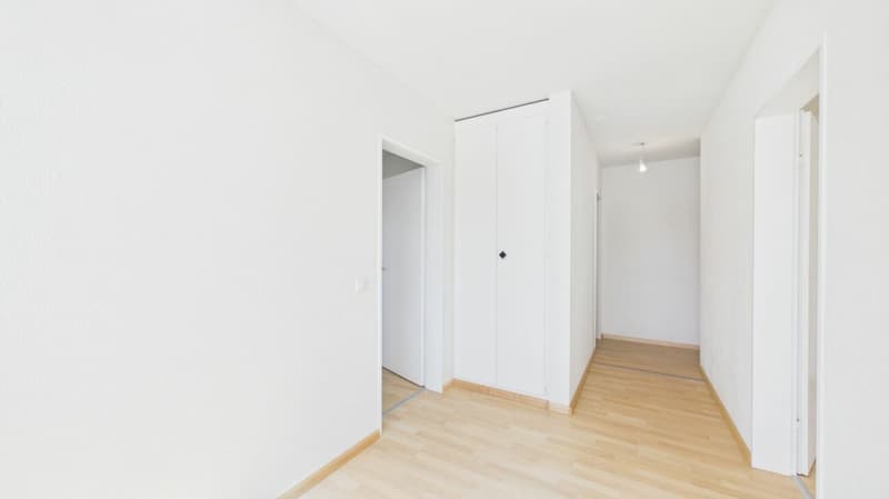 Helle 4-Zimmer-Wohnung an zentraler Lage in Wettingen (7)
