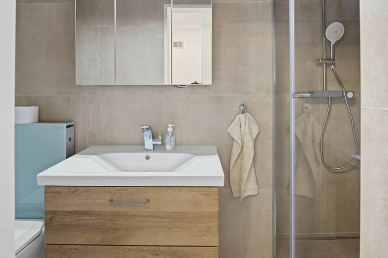 Renovierte Maisonette-Wohnung im Baurecht - Zentral gelegen mit Aussicht und Cheminée (8)