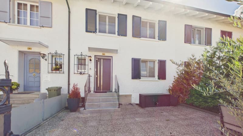 Modernisiertes 4.5-Zimmer-Reihenhaus mit viel Platz auf vier Etagen (2)