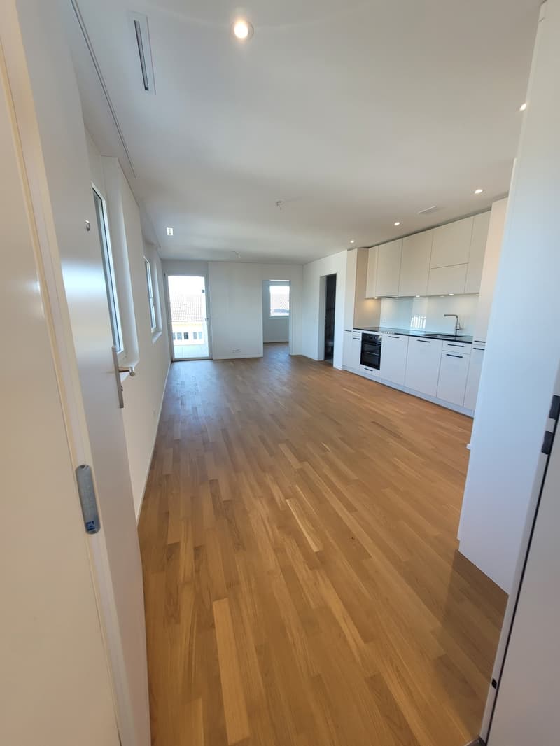 Erstbezug im HIGH FIVE  2.5-Zimmerwohnung mit Balkon & Waschturm (2)