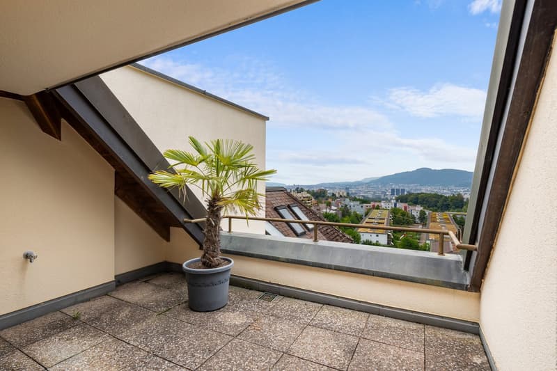 Charmante 5.5-Zimmer-Dachwohnung in Zürich-Höngg (11)