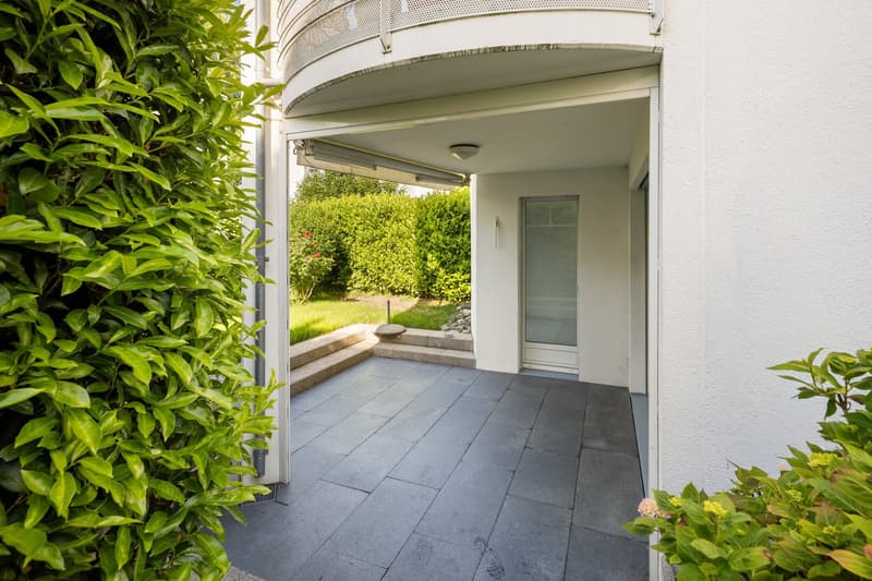 Charmante, zentrumsnahne 3.5-Zimmer-Gartenwohnung in Uster (2)