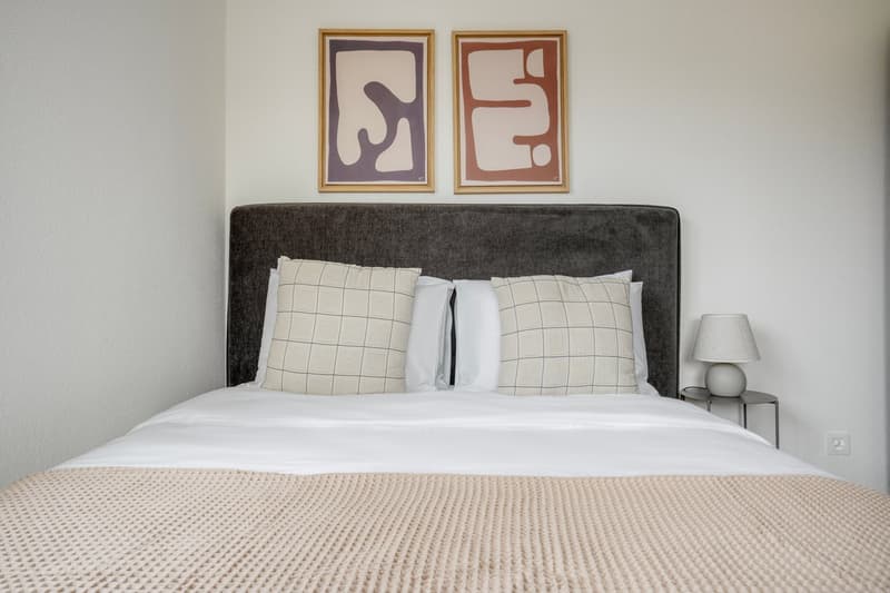 Exklusive Enge 3.5 Zimmer mit W/T, nah zum Markt über Blueground (12)