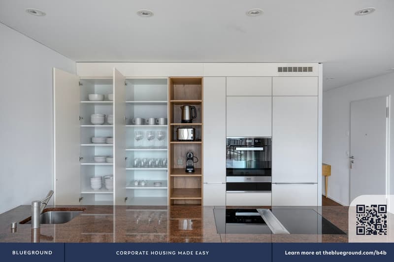 Gehobene 3.5 ZW mit privater W/T und schöne Aussicht, by Blueground (9)