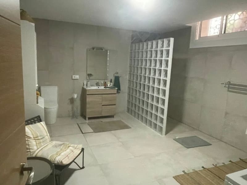 Exklusive und hochwertig renovierte Villa in begehrter Lage im Süden Spaniens (14)