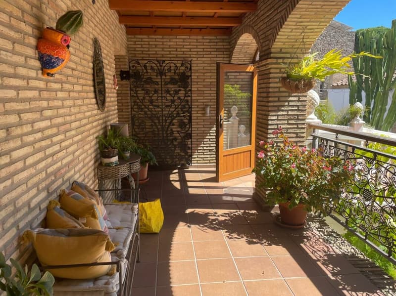 Exklusive und hochwertig renovierte Villa in begehrter Lage im Süden Spaniens (12)