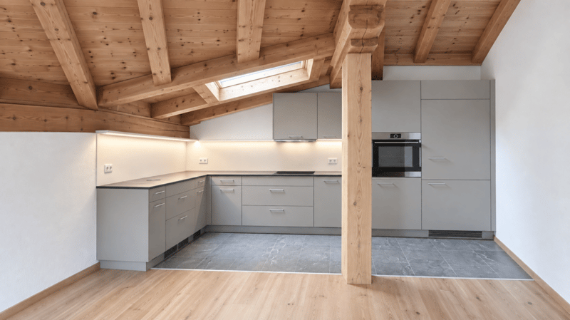 4.5 Zimmer Dachgeschosswohnung - Dauermiete - (2)