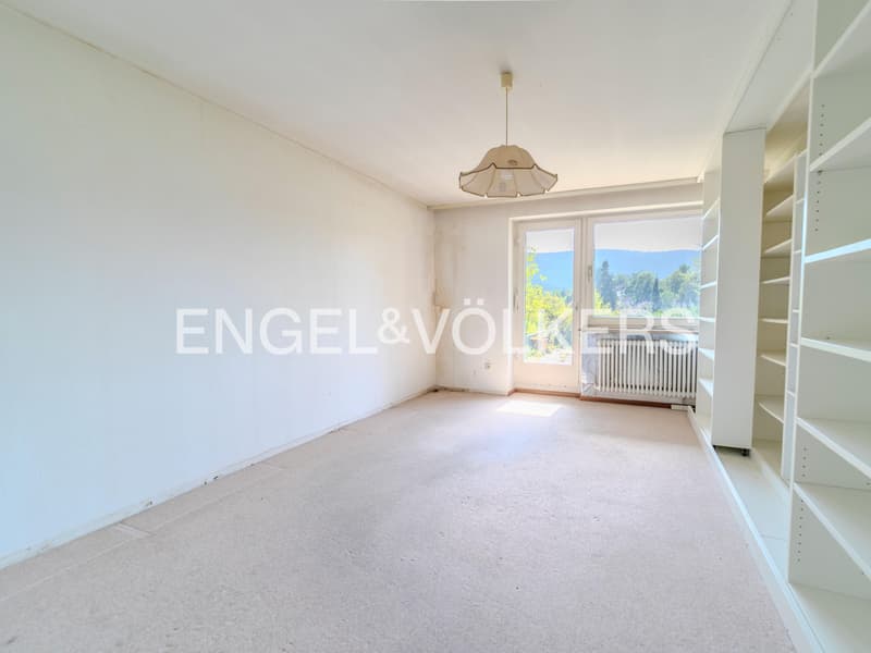 Sanierungsbedürftige 4,5-Zimmer-Terrassenwohnung mit Parkblick (8)