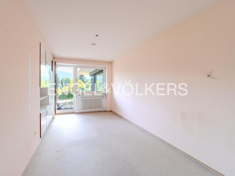 Sanierungsbedürftige 4,5-Zimmer-Terrassenwohnung mit Parkblick (7)