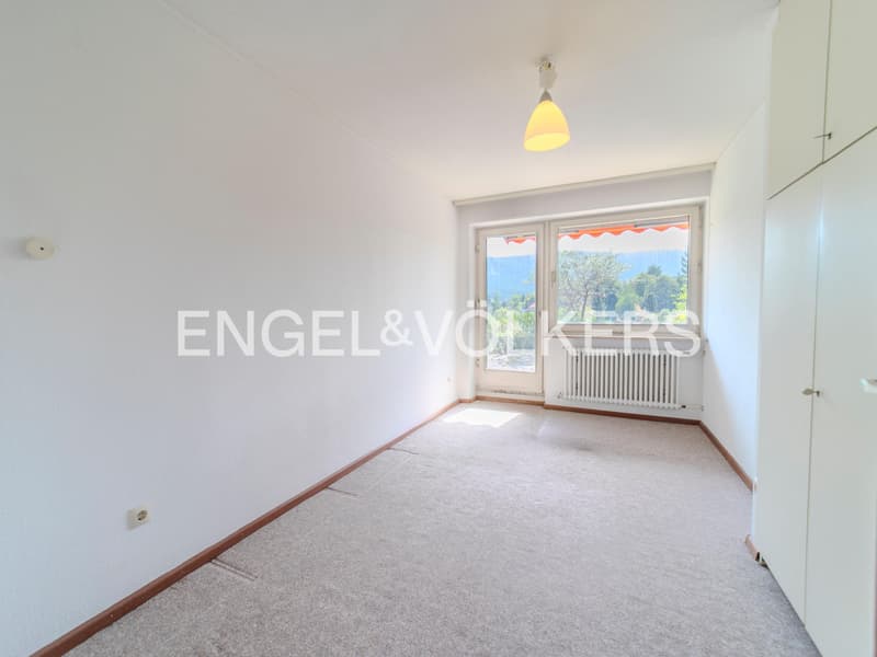 Sanierungsbedürftige 4,5-Zimmer-Terrassenwohnung mit Parkblick (11)