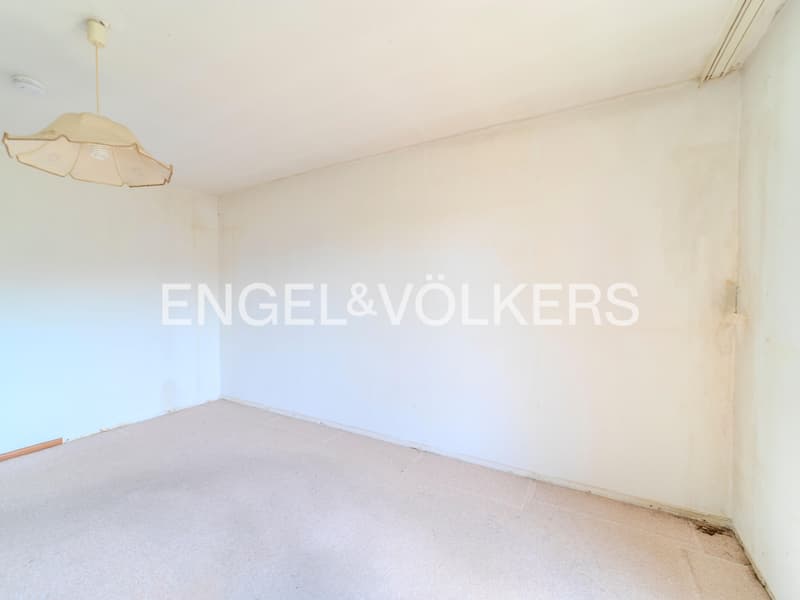 Sanierungsbedürftige 4,5-Zimmer-Terrassenwohnung mit Parkblick (9)