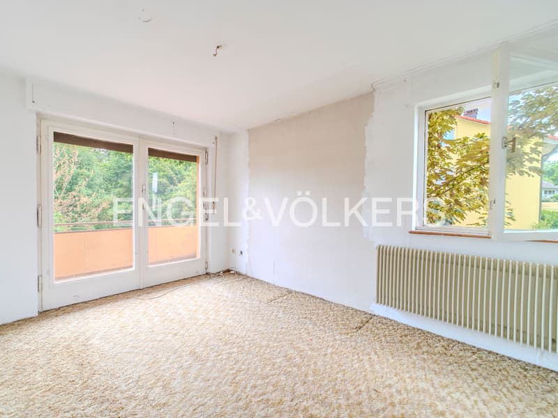 Sanierungsbedürftiges Reihenendhaus (8)