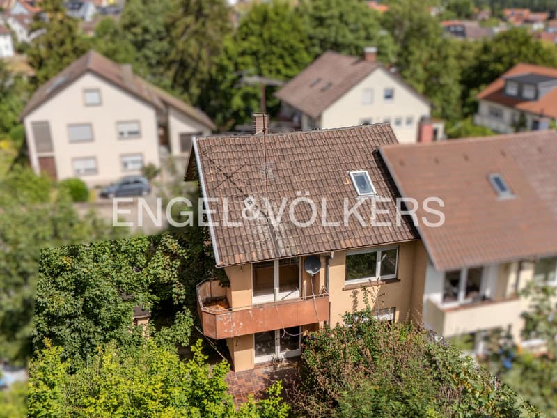 Sanierungsbedürftiges Reihenendhaus (3)
