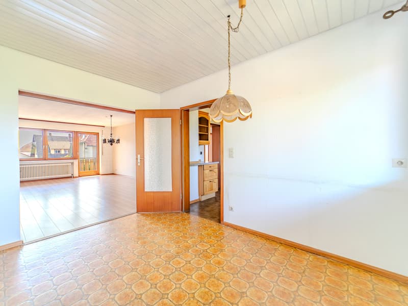 Renovierungsbedürftiges Zweifamilienhaus (5)