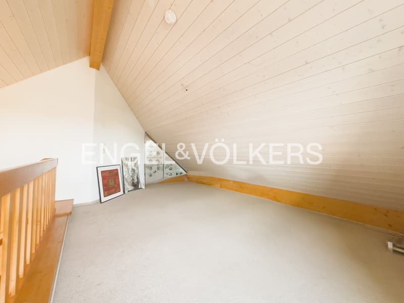 Stilvolle Maisonettewohnung mit sonnigem Balkon und Blick ins Grüne - (8)