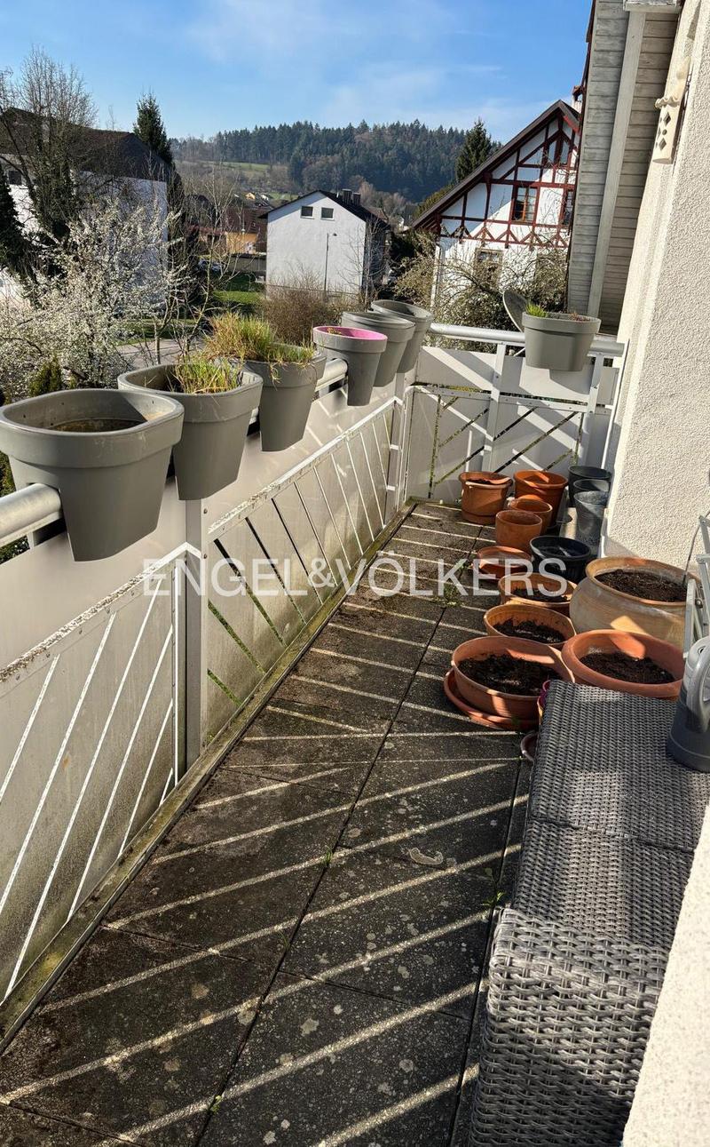 Stilvolle Maisonettewohnung mit sonnigem Balkon und Blick ins Grüne - (11)