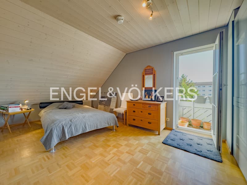 Stilvolle Maisonettewohnung mit sonnigem Balkon und Blick ins Grüne - (6)