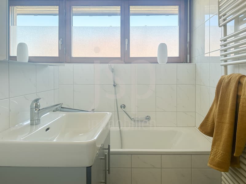 Eine praktische 3.5 Zimmer Wohnung direkt am Bahnhof in Niederscherli (9)