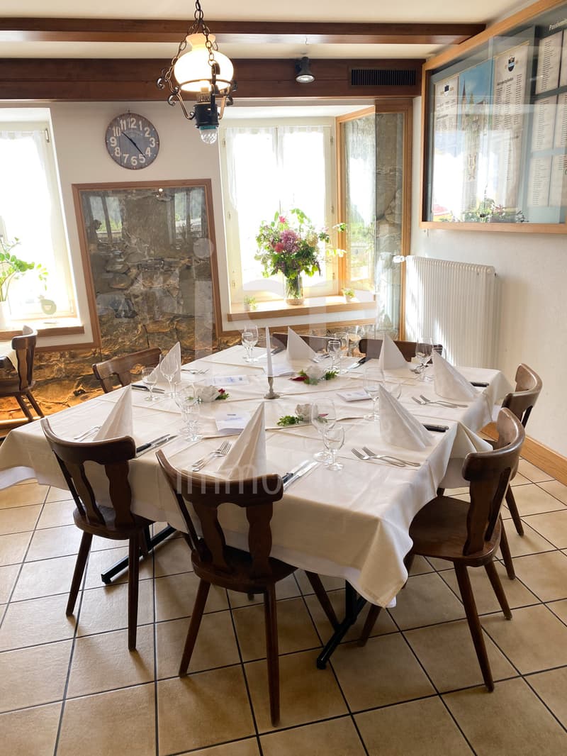 Mitten im Dorfzentrum von Plaffeien das Restaurant zum goldenen Kreuz (7)