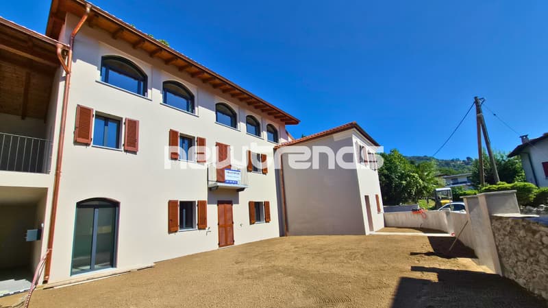 esterno con giardino