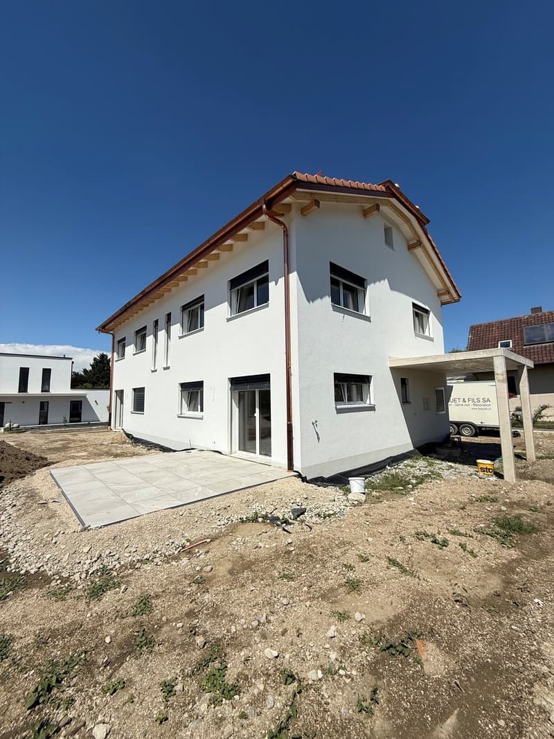 A 40 MINUTES DE LAUSANNE! PLUS QUE 2 VILLAS DISPONIBLES! (2)