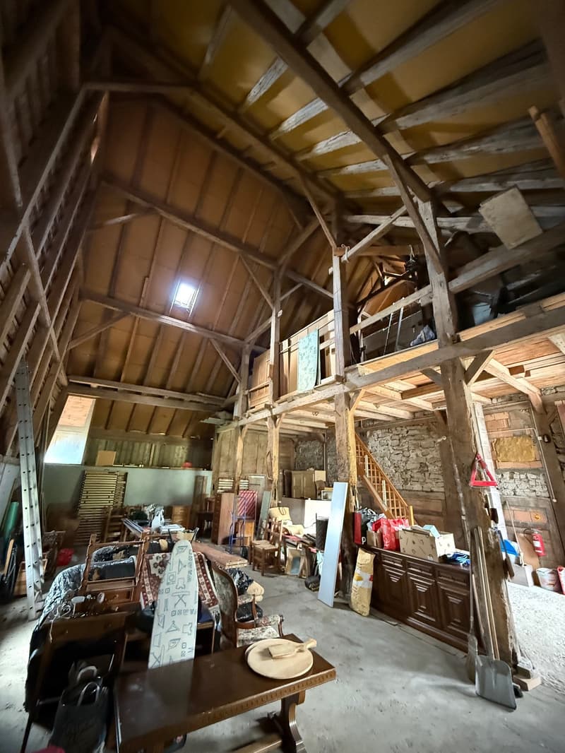 A 5 minutes de Payerne! A vendre ferme avec possibilité de créer plusieurs appartements (8)