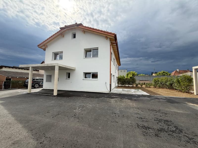 A 20 MINUTE D'YVERDON-LES-BAIN! PLUS QUE 2 VILLAS DISPONIBLES! (2)
