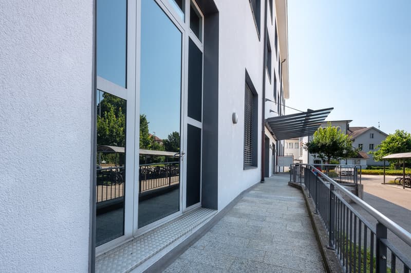 Fulfill your dream! Sales/Commercial space! (10)
