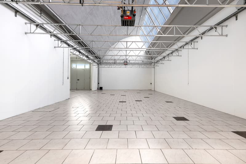 Fulfill your dream! Sales/Commercial space! (6)