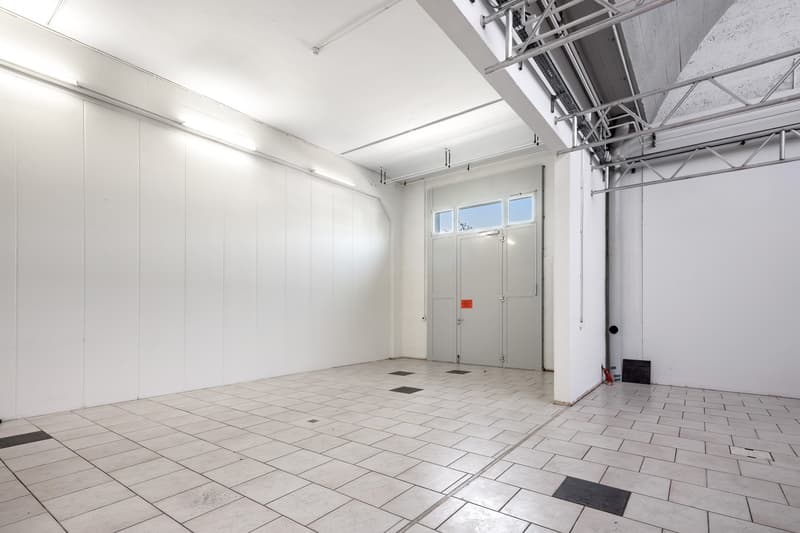 Fulfill your dream! Sales/Commercial space! (9)