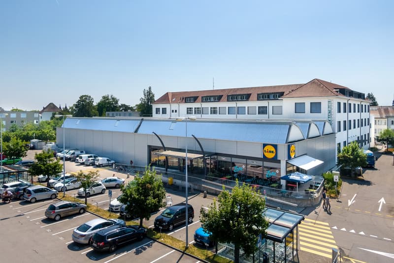 Fulfill your dream! Sales/Commercial space! (2)