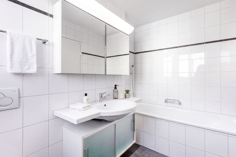 Bad mit Badewanne