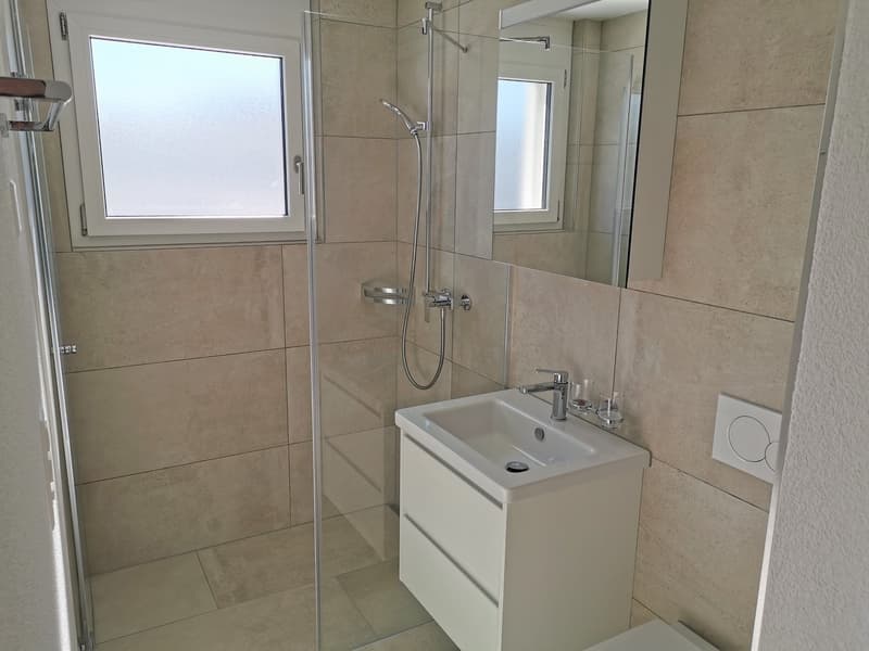 Badezimmer mit Dusche