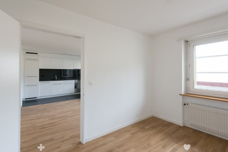 Zimmer und Wohnzimmer