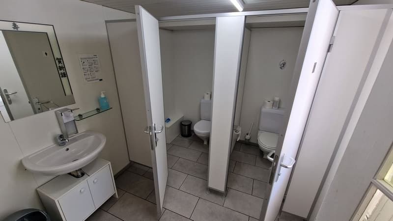 Toiletten-Anlage