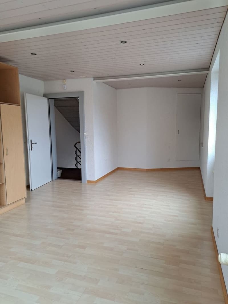 Büro_Sicht zur Türe_50%