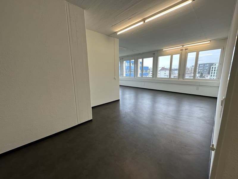 Gewerbeliegenschaft in bester Lage in Glattbrugg Gewerbeliegenschaft in bester Lage in Glattbrugg