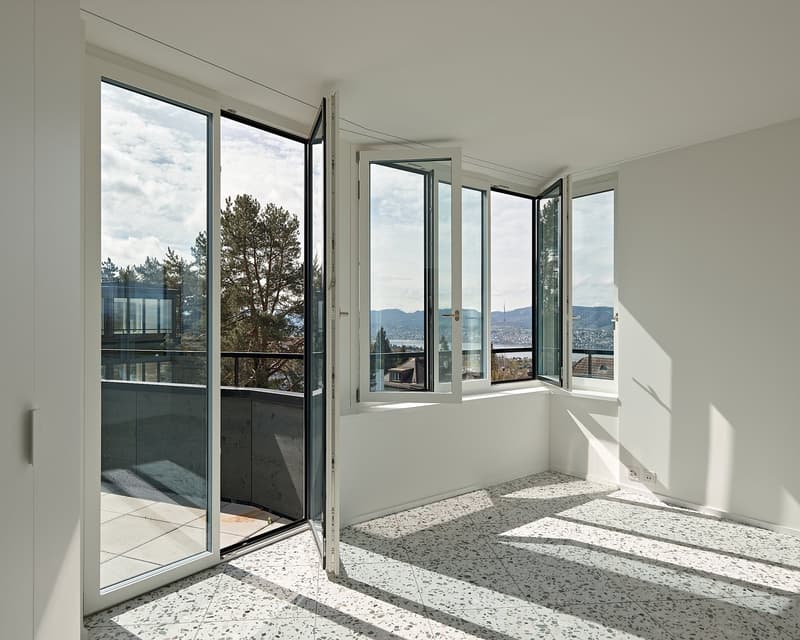 Moderne 3.5-Zimmer-Wohnung mit traumhafter Alpen- und Seesicht (10)