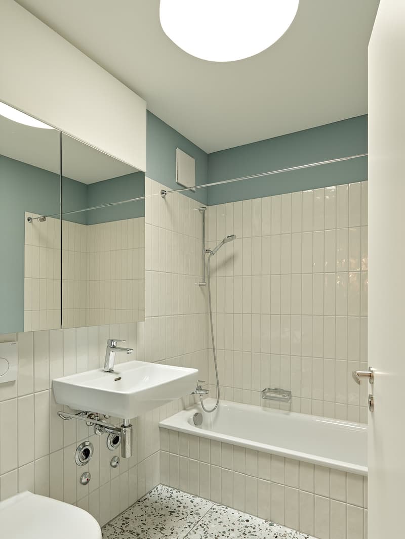 1.5-Zimmer Studio mit atemberaubender See- und Stadtsicht (6)