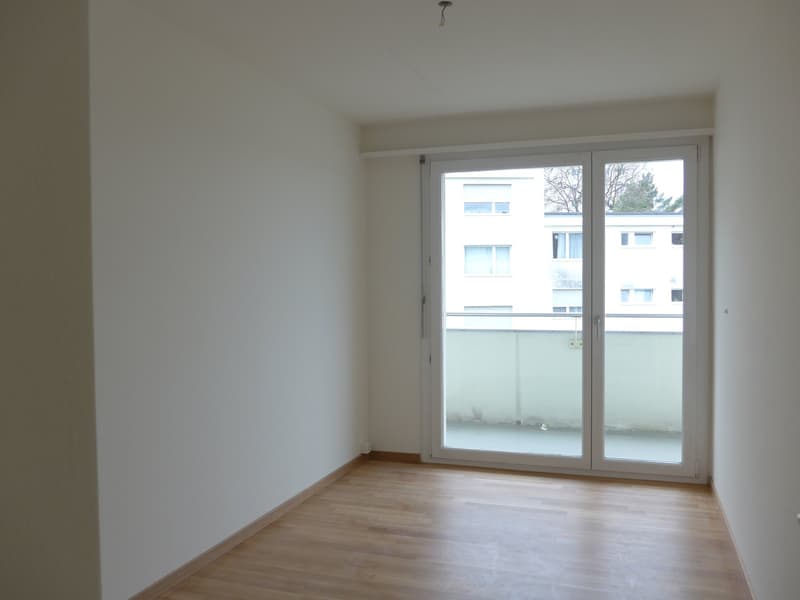 Helle 4.5-Zimmer-Wohnung mit Balkon in Zollikerberg (3)