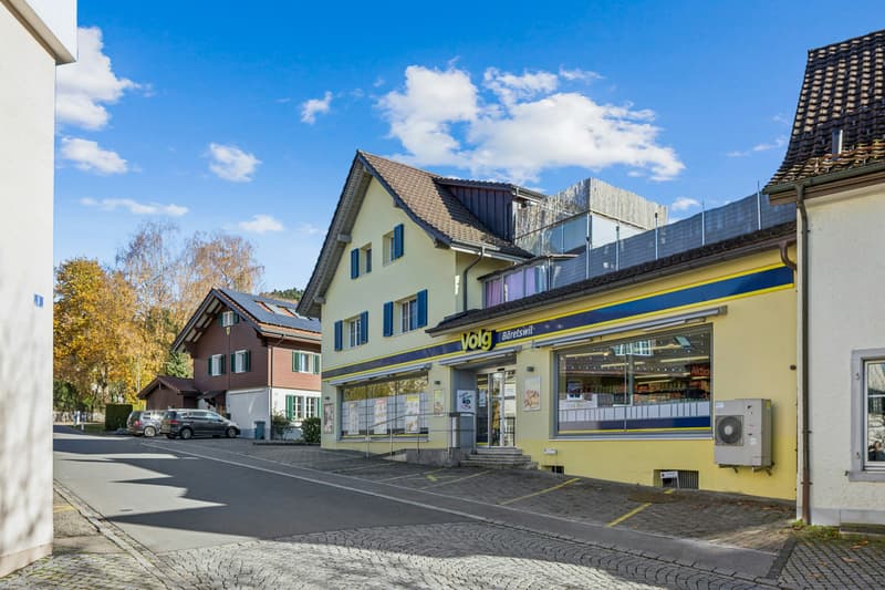 Wohn- und Gewerbeliegenschaft mit Baulandreserve an zentraler Lage (2)