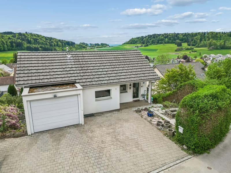 5.5-Zimmer-Einfamilienhaus an erhöhter und begehrter Lage mit Umschwung (4)